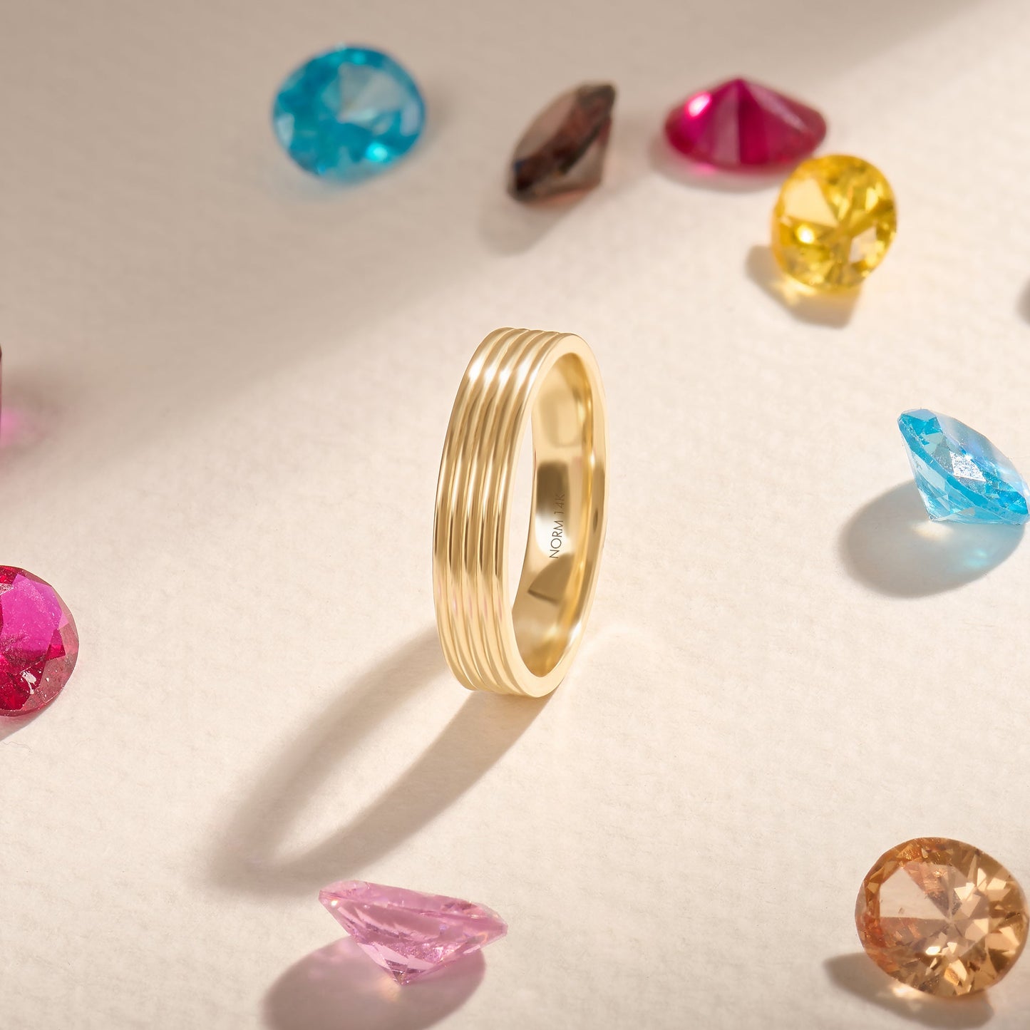 Linear Flat Band Ring in Gold