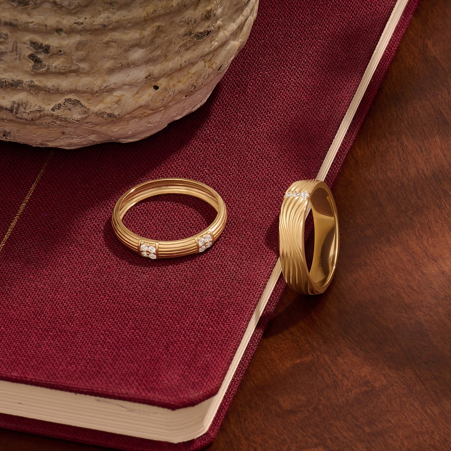 Linear Harmony Band in Gold