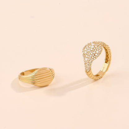Linear Square Signet Ring in Gold