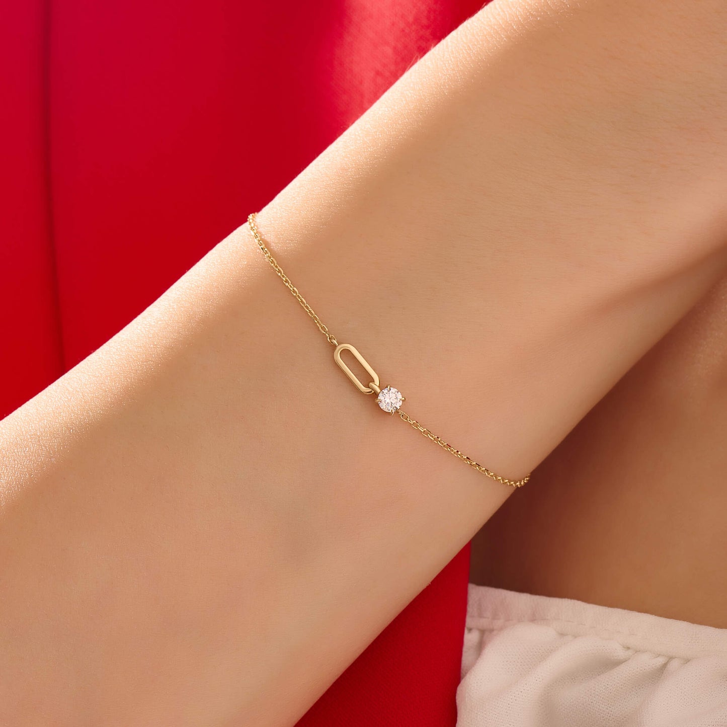Loop Bracelet in Gold