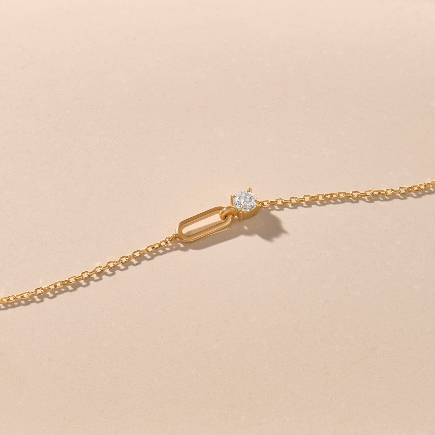 Loop Bracelet in Gold