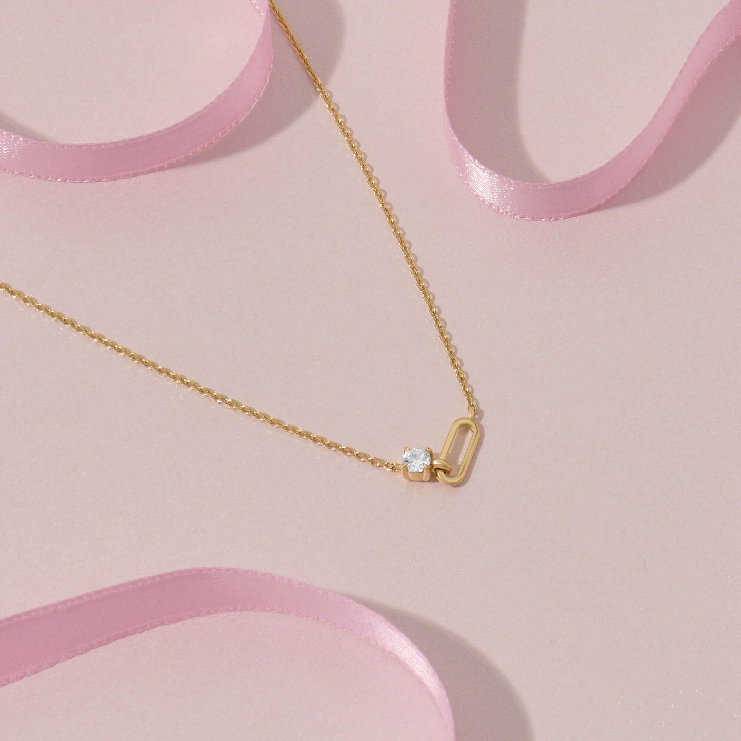 Loop Necklace in Gold