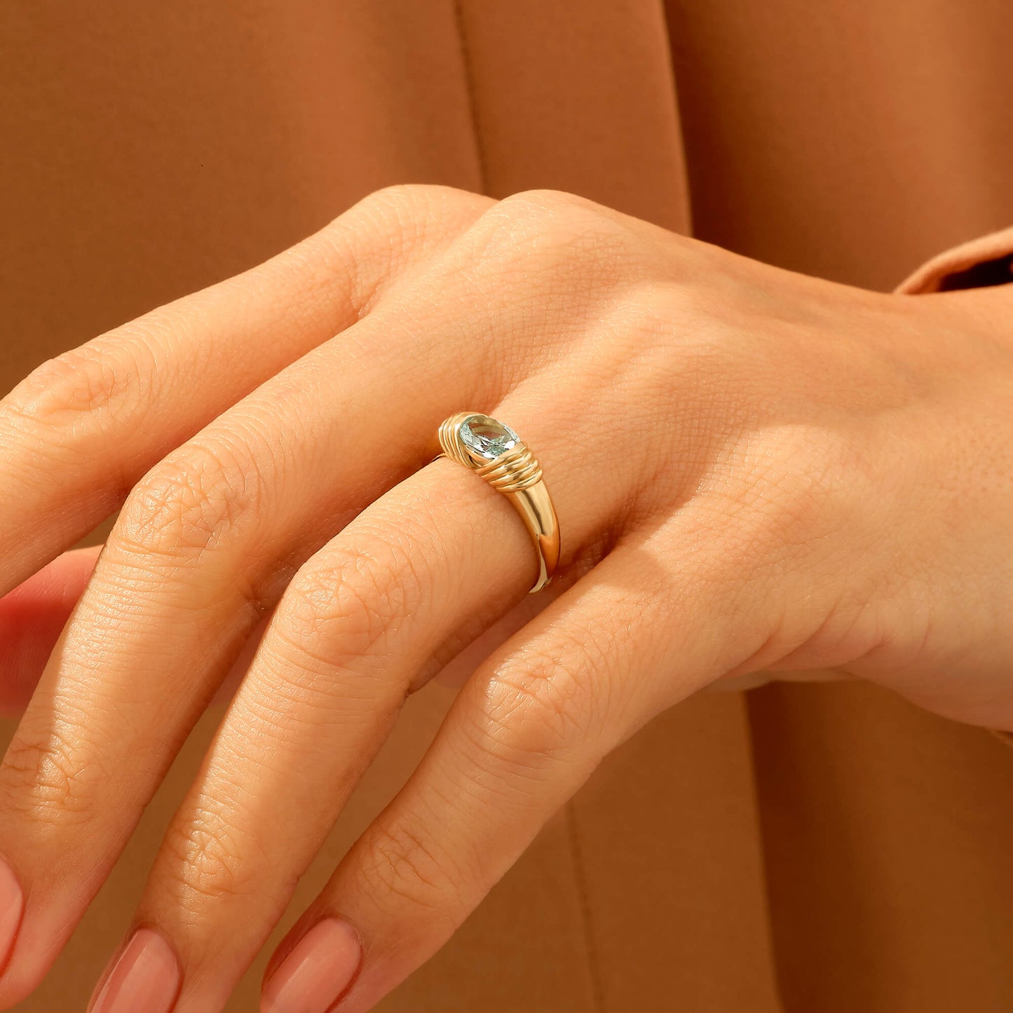 Majestic Aquamarine Ring in Gold