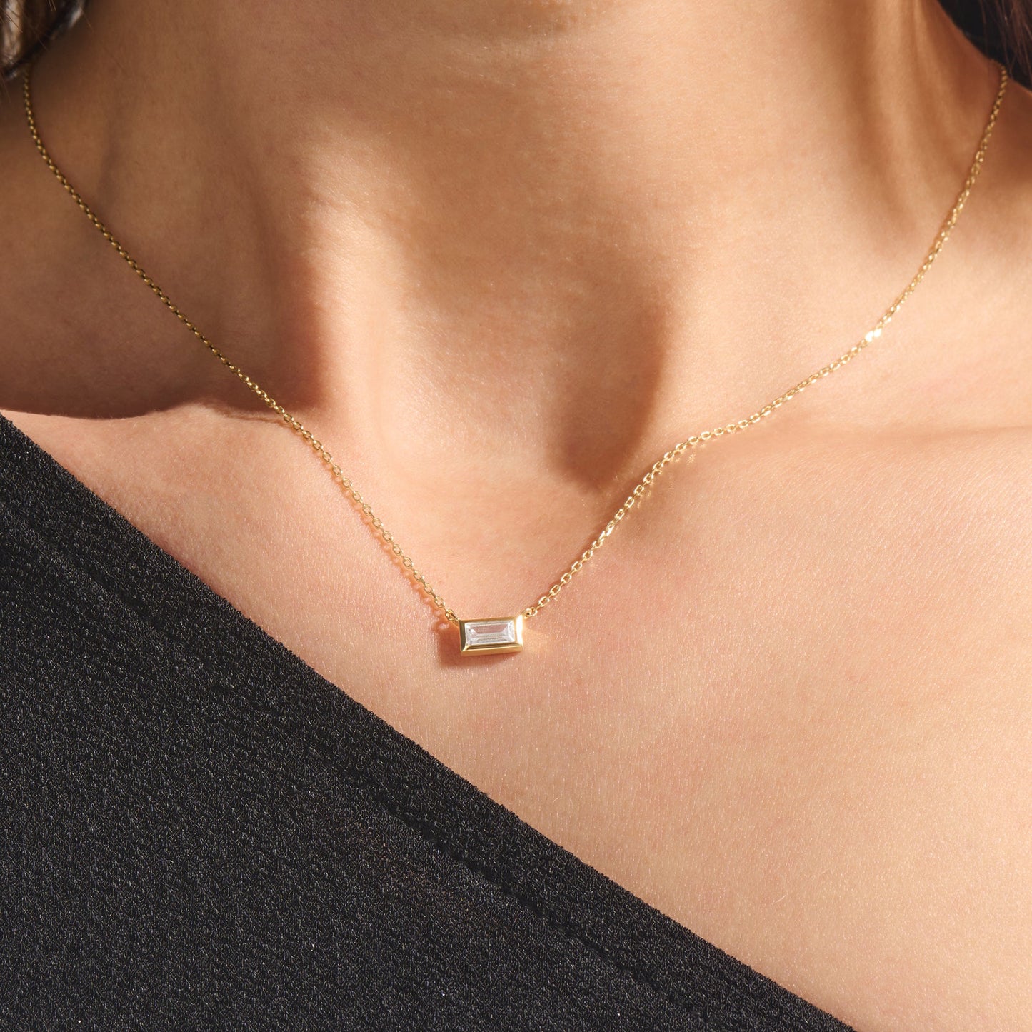 Minimal Baguette Necklace in Gold