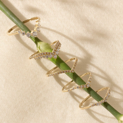 Minimal Curved Band Ring in Gold