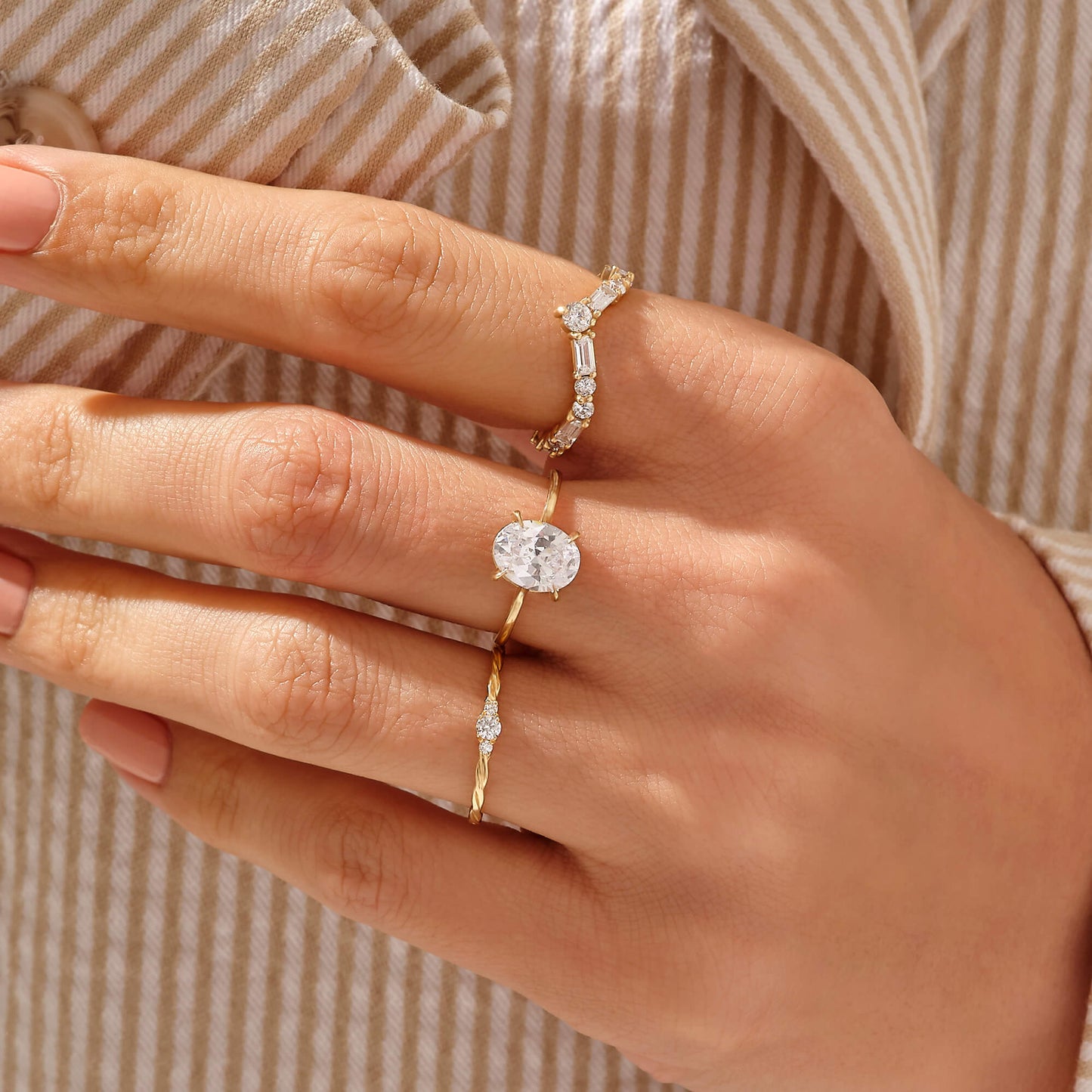 Diamond Minimal Twisted Solitaire Ring in Gold