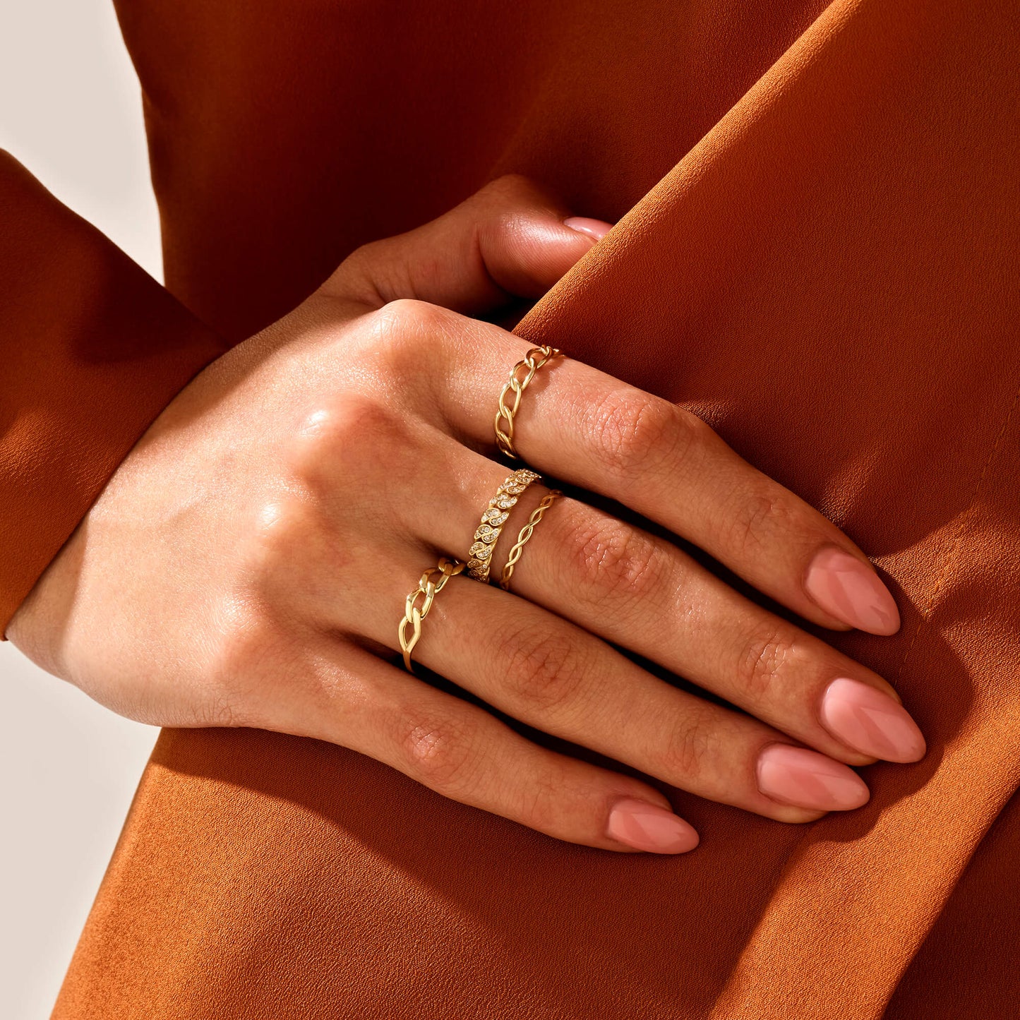 Minimalist Cuban Links Ring in Gold