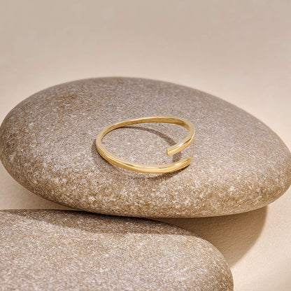 Minimalist Bypass Ring in Gold
