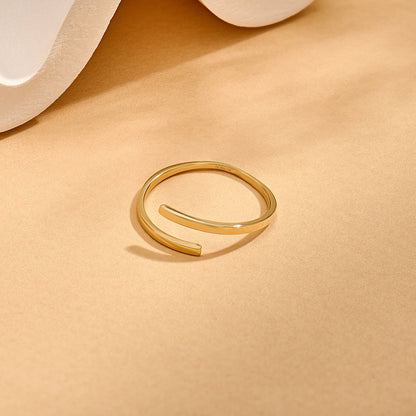 Minimalist Bypass Ring in Gold