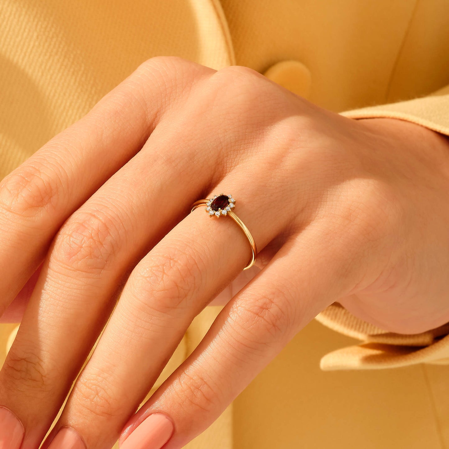 Minimalist Garnet Oval Ring in Gold