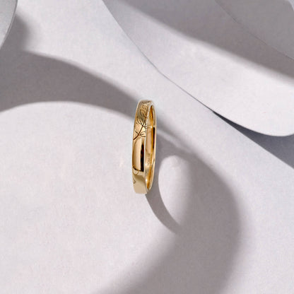 Minimalist Leaf Band Ring in Gold