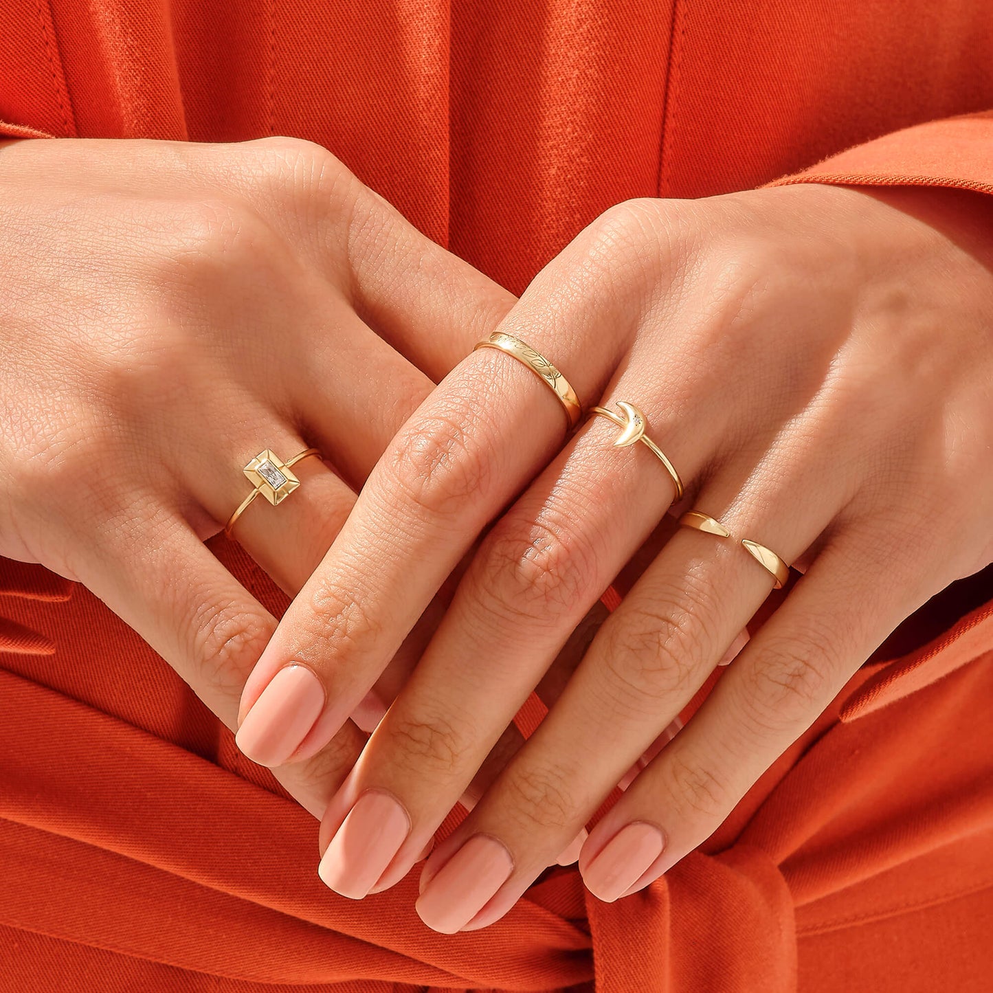 Minimalist Leaf Band Ring in Gold
