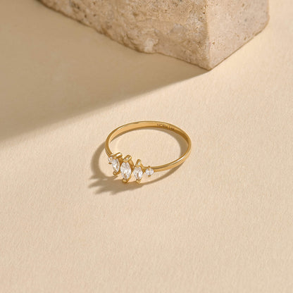 Minimalist Marquise Ring in Gold