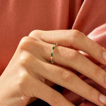 Moss Agate Marquise Band Ring in Gold