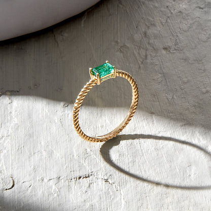 Twined Emerald Ring in Gold