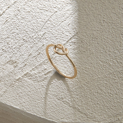 Knot Ring in Gold