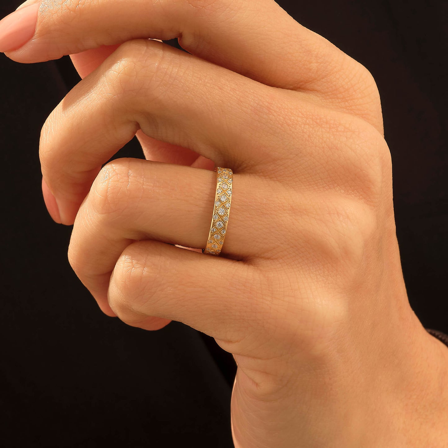 Criss Cross Band Ring in Gold