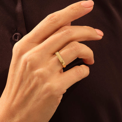 Vintage Pinky Ring in Gold