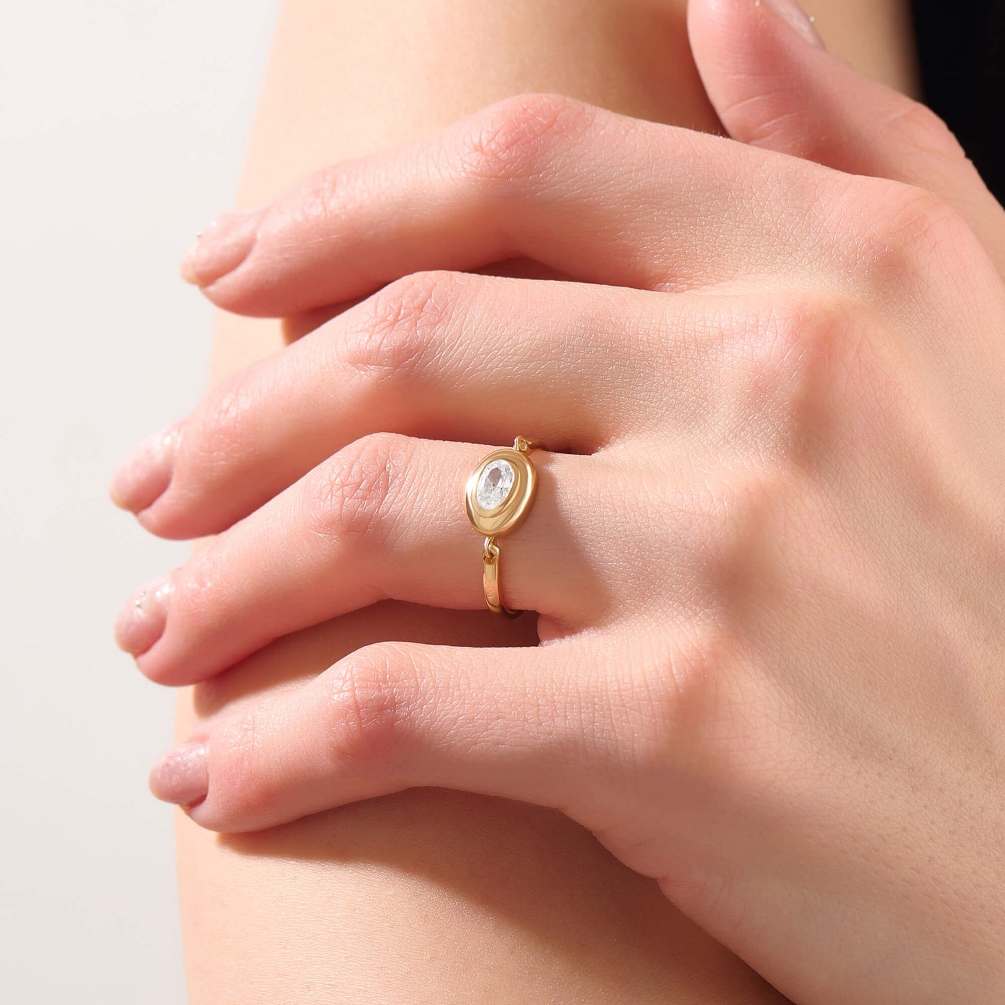 Nova Bezel Ring in Gold