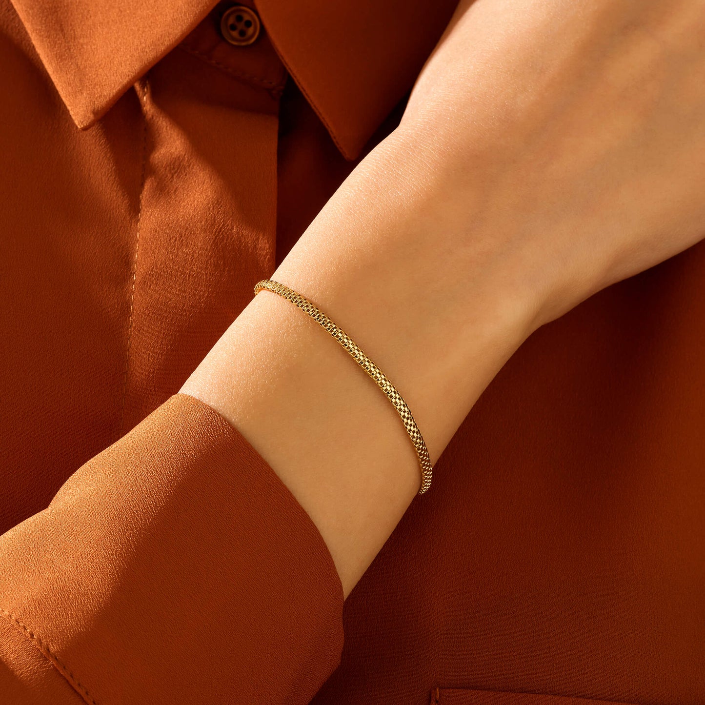 Oval Chain Bracelet in Gold