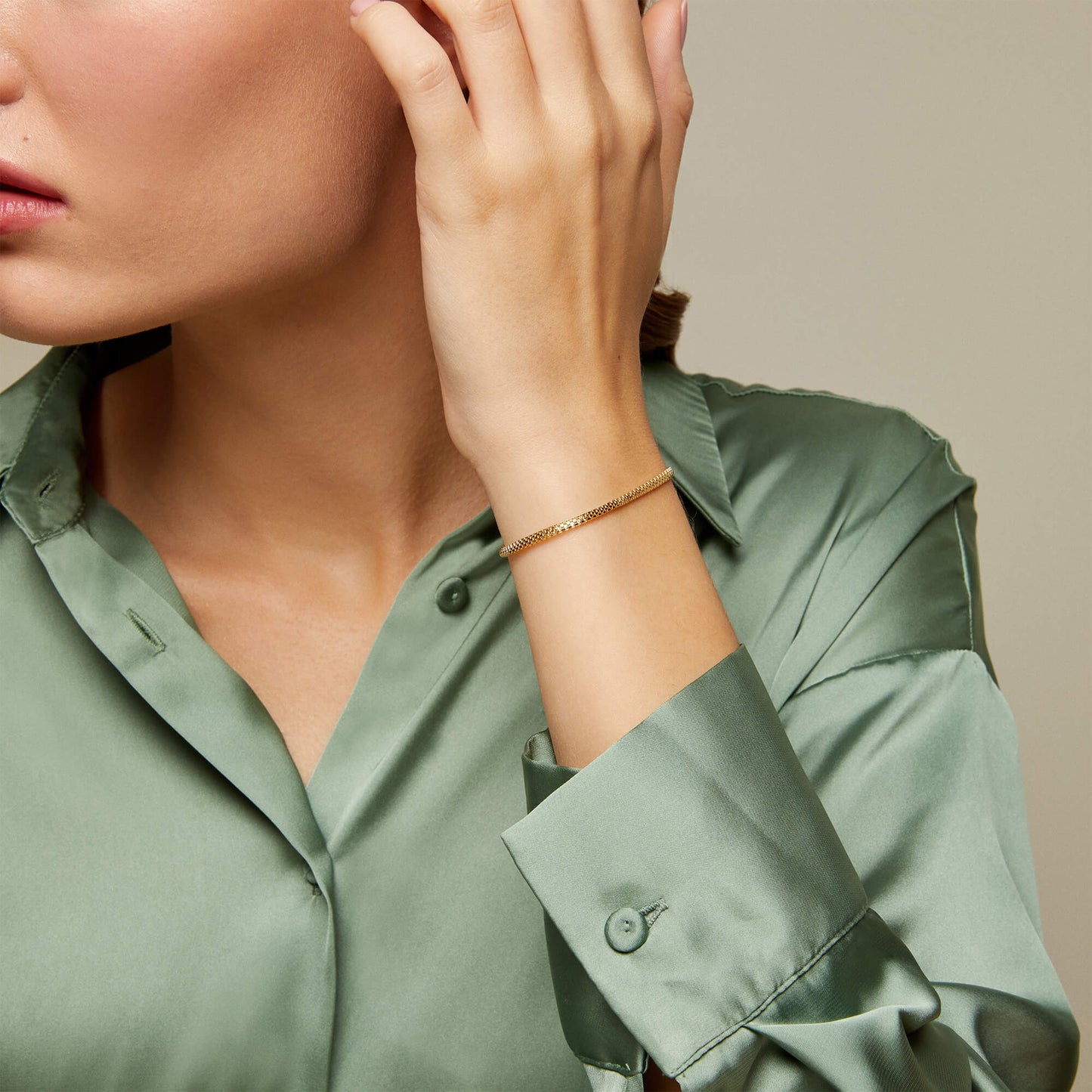 Oval Chain Bracelet in Gold