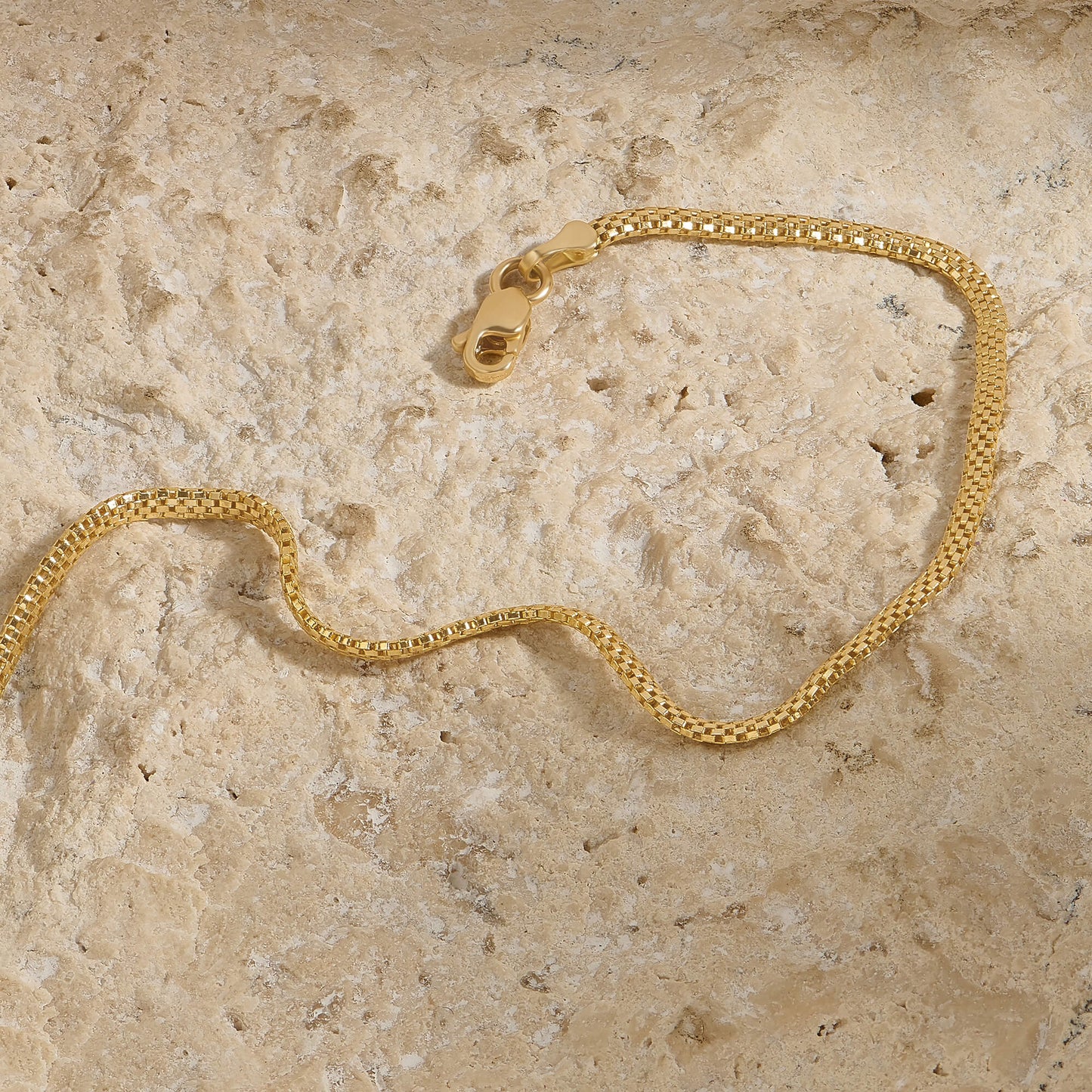 Oval Chain Bracelet in Gold