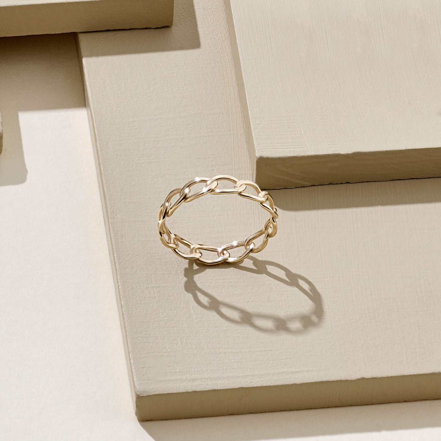 Oval Chain Ring in Gold