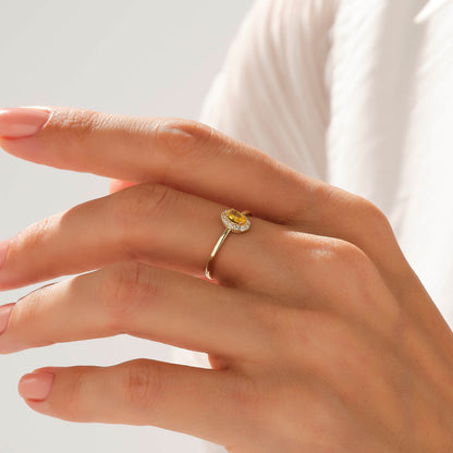 Oval Citrine Ring in Gold