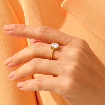 Oval Engagement Ring in Gold