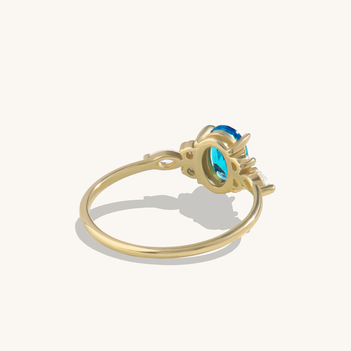Oval Sapphire Engagement Ring in Gold
