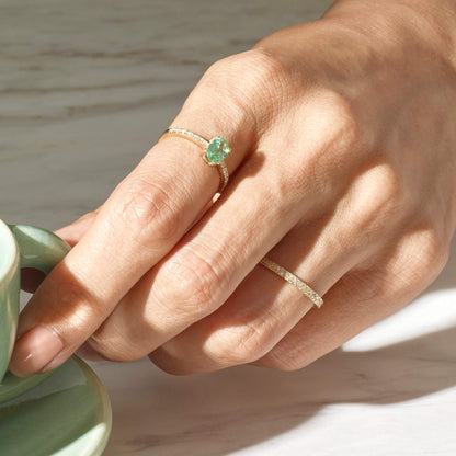 Paraiba Tourmaline Oval Solitaire Ring in Gold