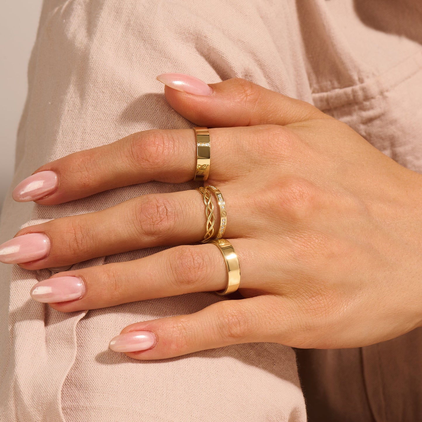 Pave Screw Band Ring in Gold