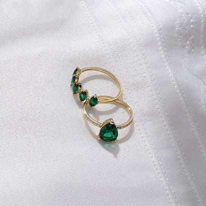 Pear Cut Emerald Ring in Gold