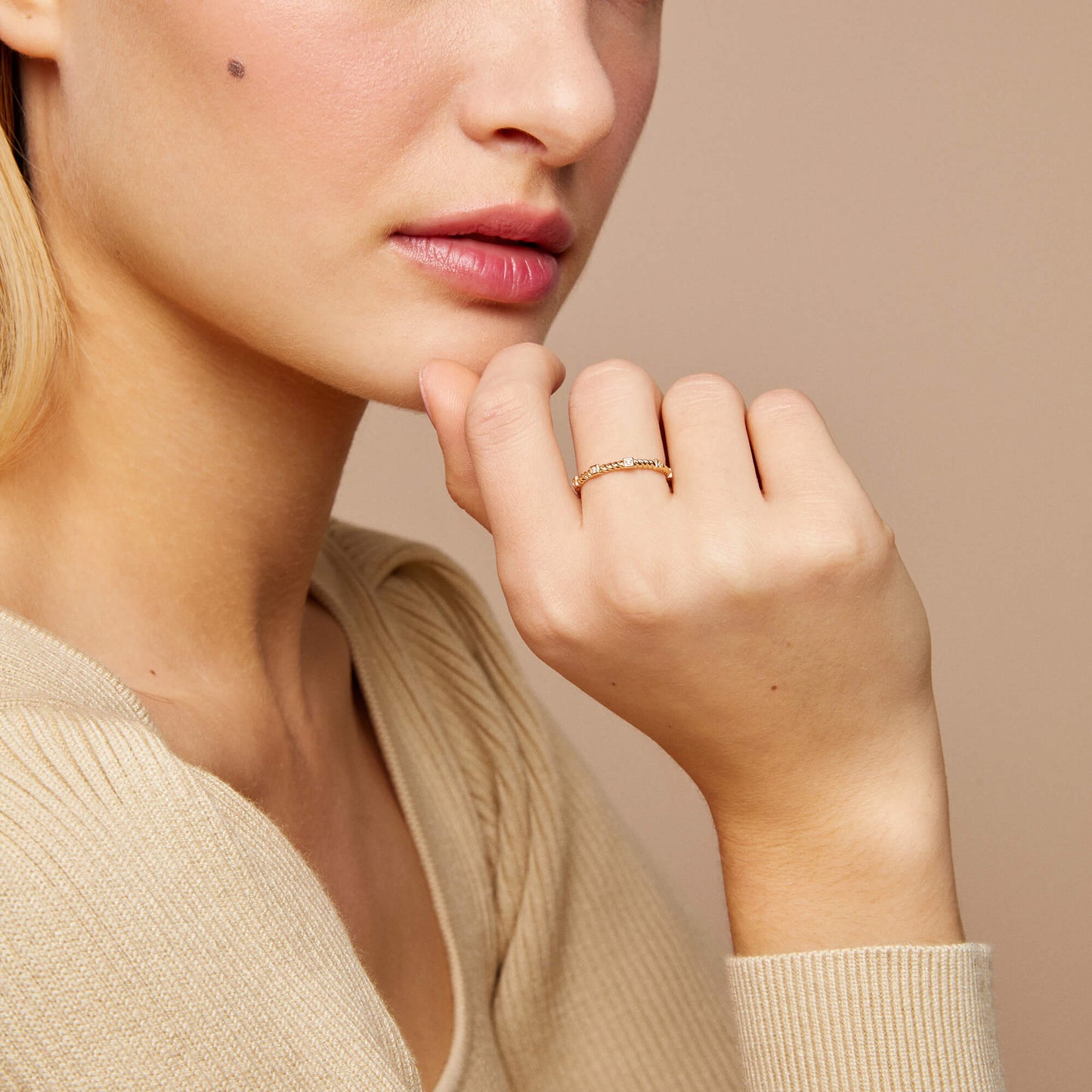 Premium Twined Solo Ring in Gold