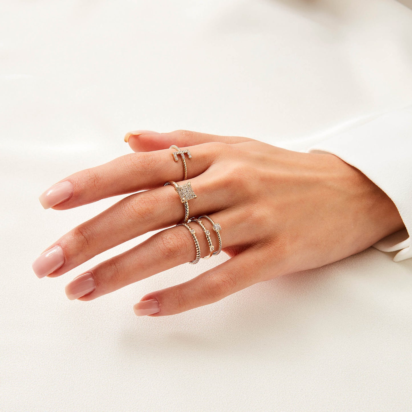 Premium Twined Solo Ring in Gold