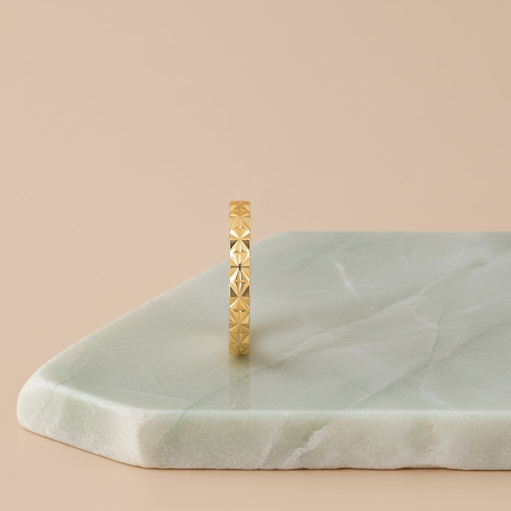 Prism Band Ring in Gold