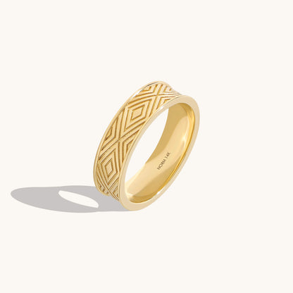 Rhombus Engraved Band Ring in Gold