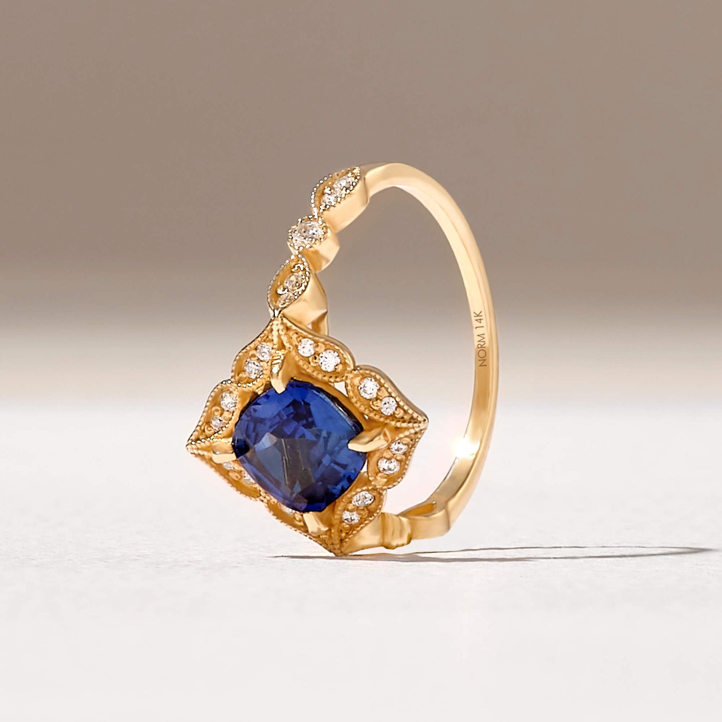 Sapphire Vintage Engagement Ring in Gold