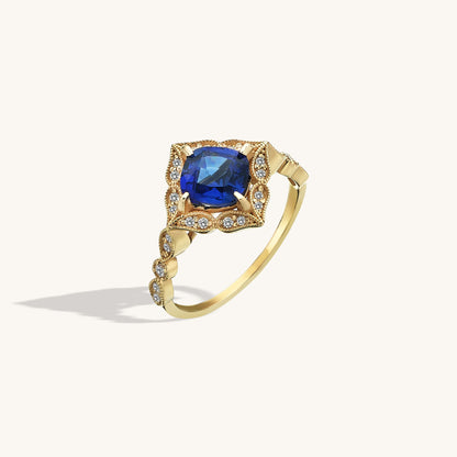 Sapphire Vintage Engagement Ring in Gold