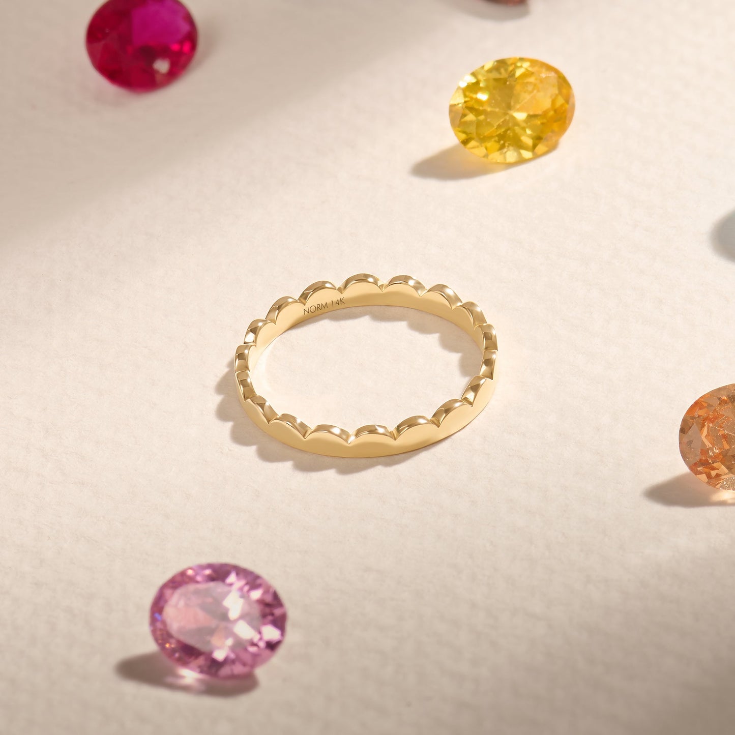 Scallop Band Ring in Gold