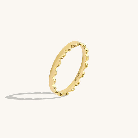 Scallop Band Ring in Gold