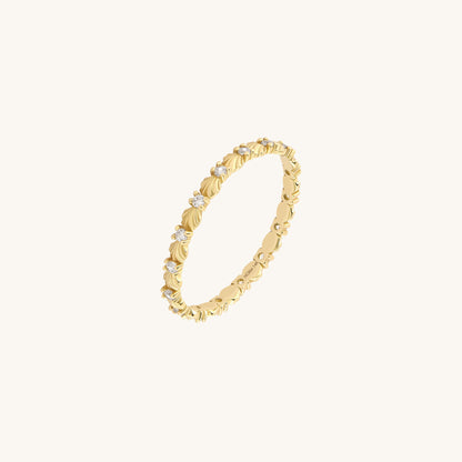 Seashell Eternity Ring in Gold