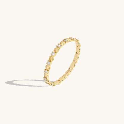 Seashell Eternity Ring in Gold