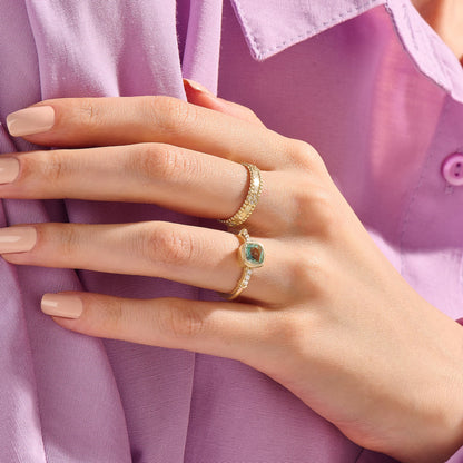 Shamrock Band Ring in Gold