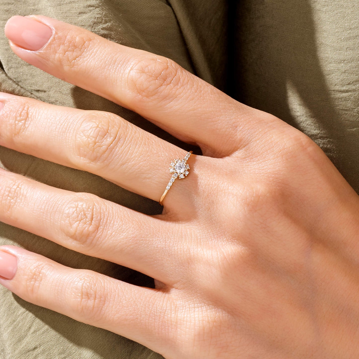 Snowflake Ring in Gold