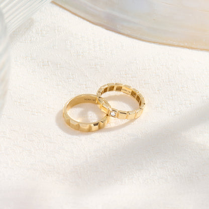 Solitaire Ice Cube Ring in Gold