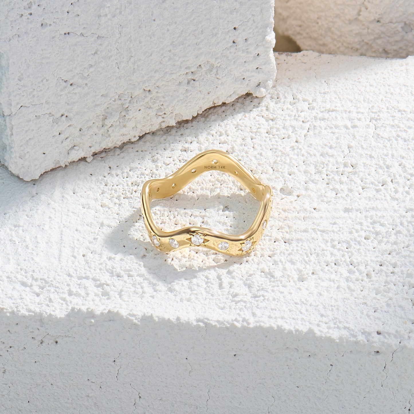 Star Pave Wave Ring in Gold