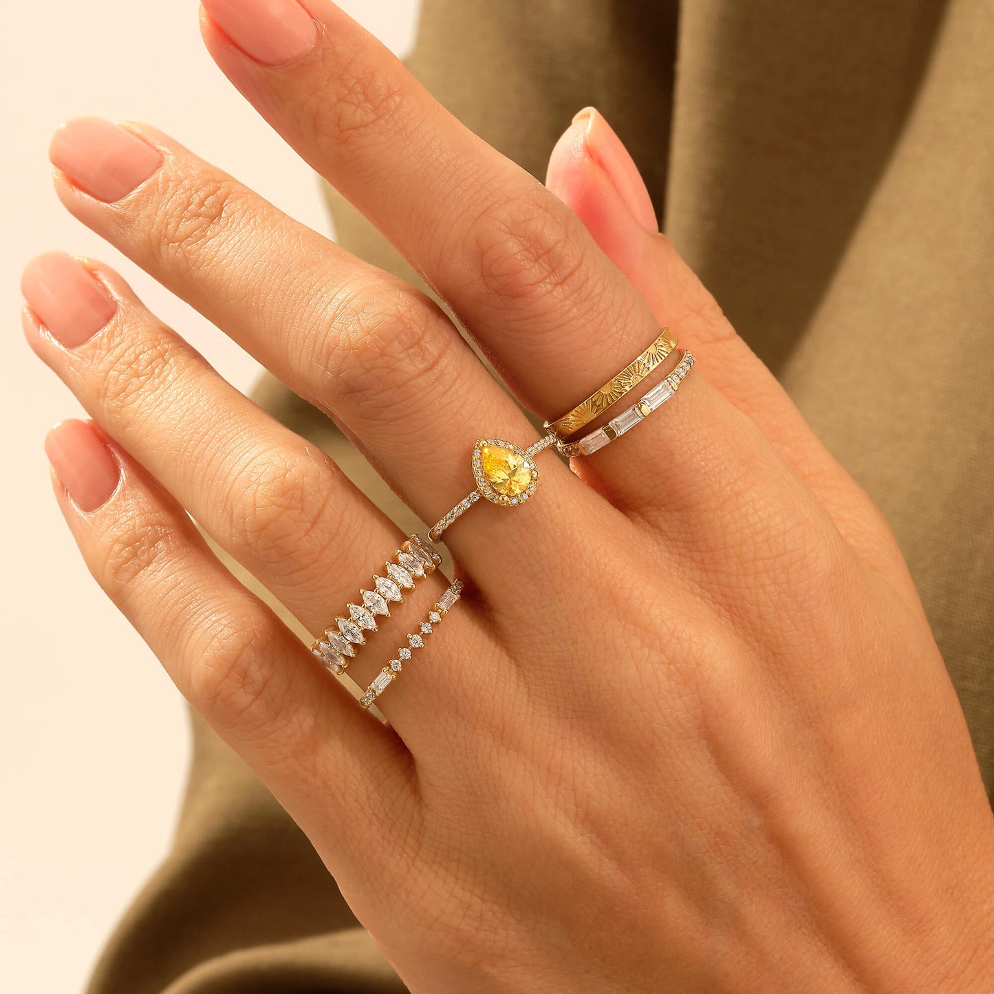 Sun Band Ring in Gold