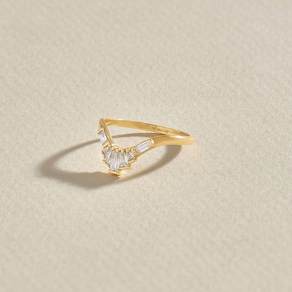 Tapered Baguette Curved Wedding Ring in Gold