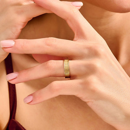 Tree Bark Band Ring in Gold